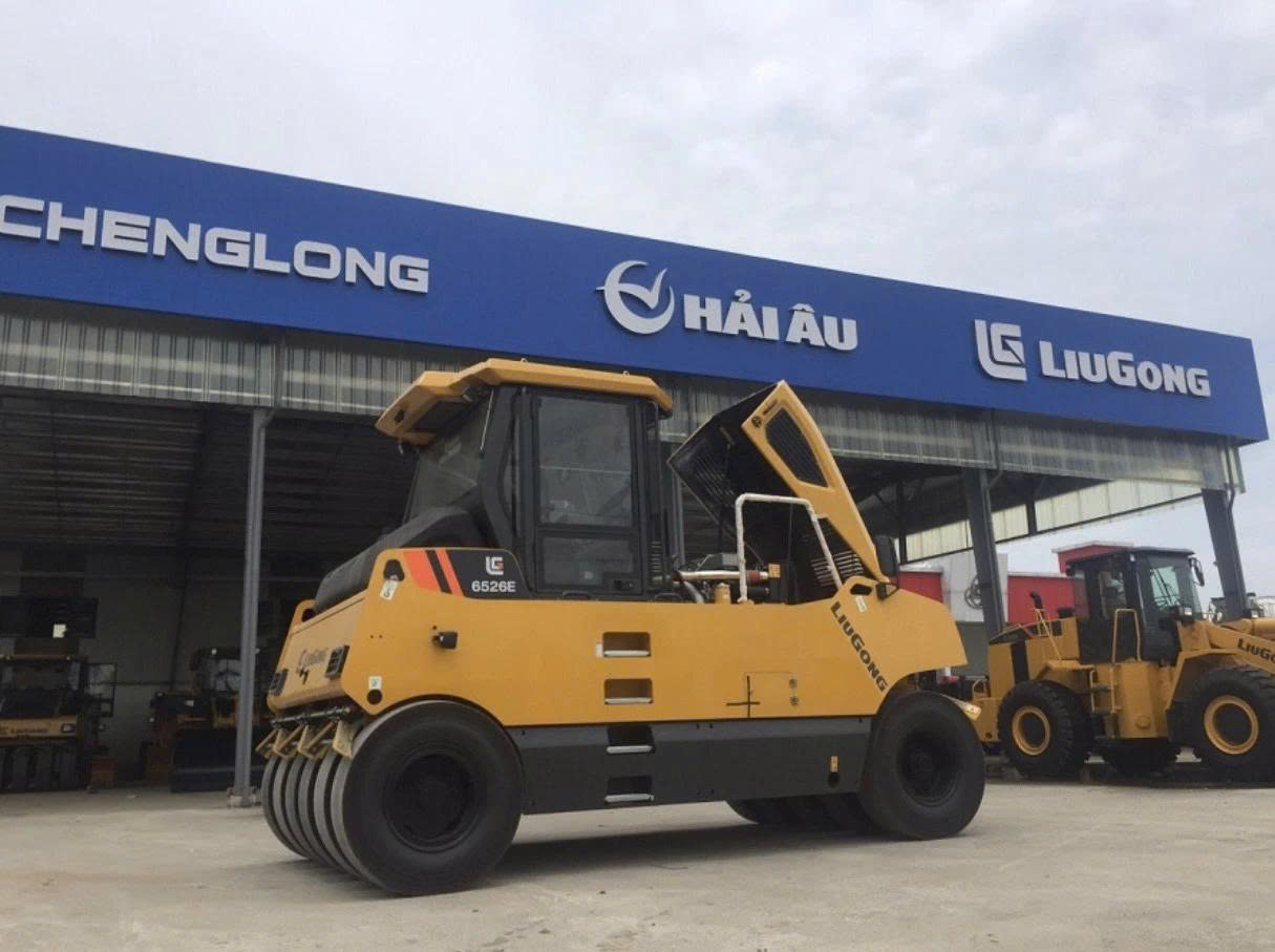 Xe Lu Lốp LiuGong CLG6526E - Giải Pháp Tối Ưu Cho Đầm Nén Nhựa Đường